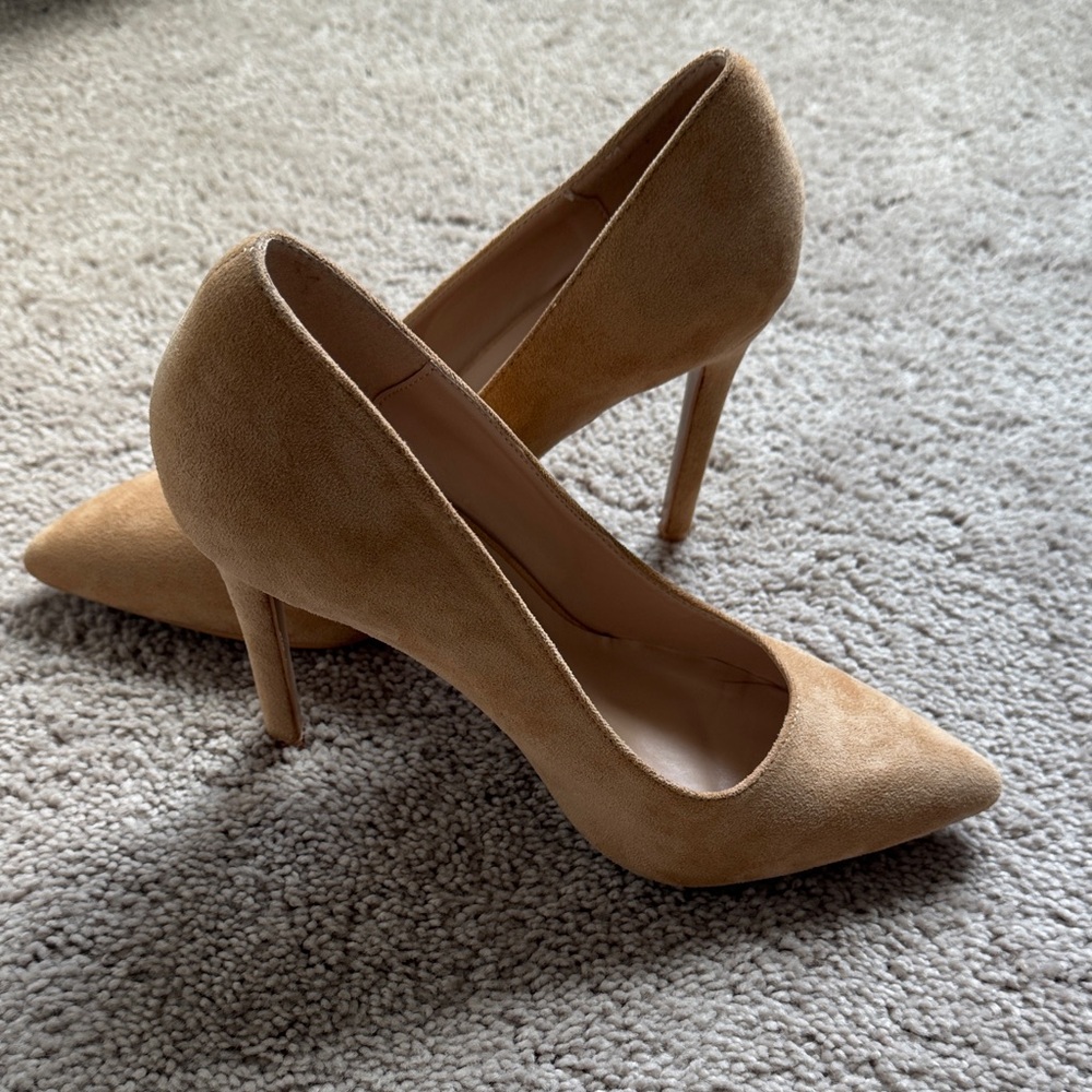 Elegant Tan Women's Pumps